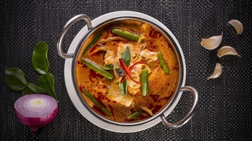 Czerwone curry z indyka z fasolą