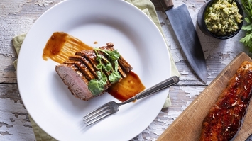 Pieczona polędwiczka wieprzowa w sosie teriyaki