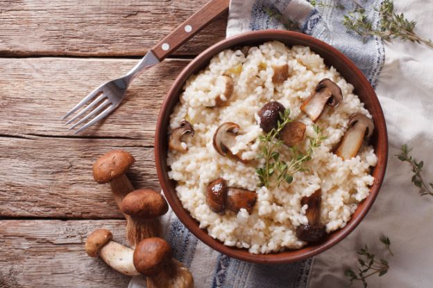 Aromatyczne risotto z grzybami leśnymi